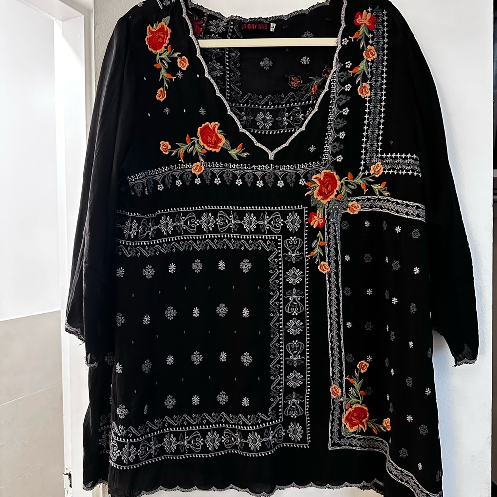 Johnny Was black embroidered Tunic size L